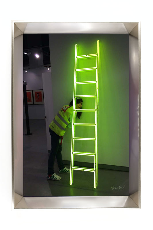 Ağır Ağır Çıkacaksın Bu Merdivenlerden